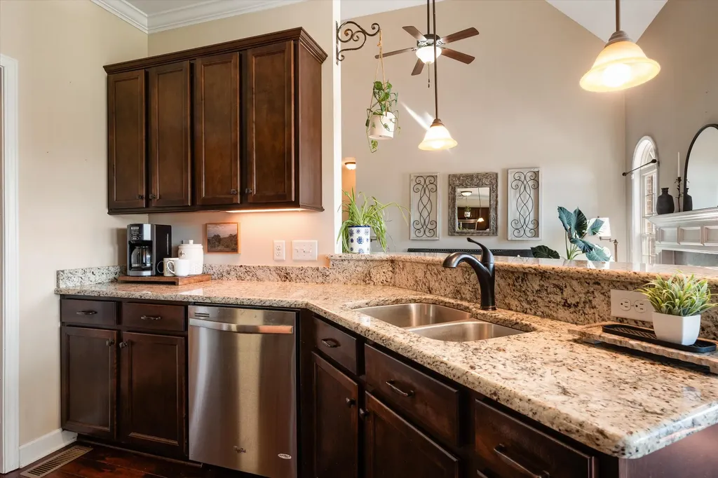 1027 Double Tree Lane Gallatin TN 37066