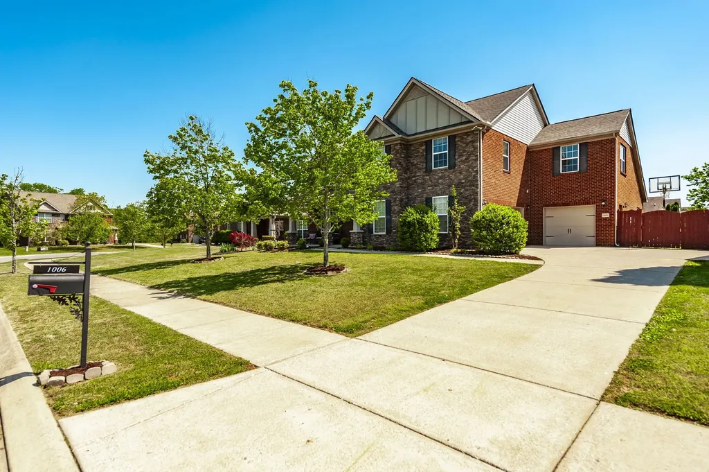 1006 Abberley Circle Hendersonville TN 37075