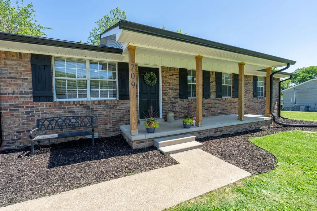 709 Windsor Avenue Lawrenceburg TN 38464