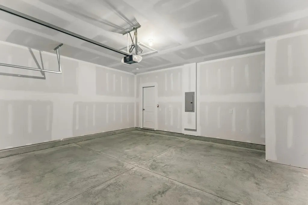 3276 Barrel Oak Pass Columbia TN 38401