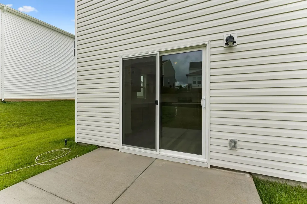 3276 Barrel Oak Pass Columbia TN 38401