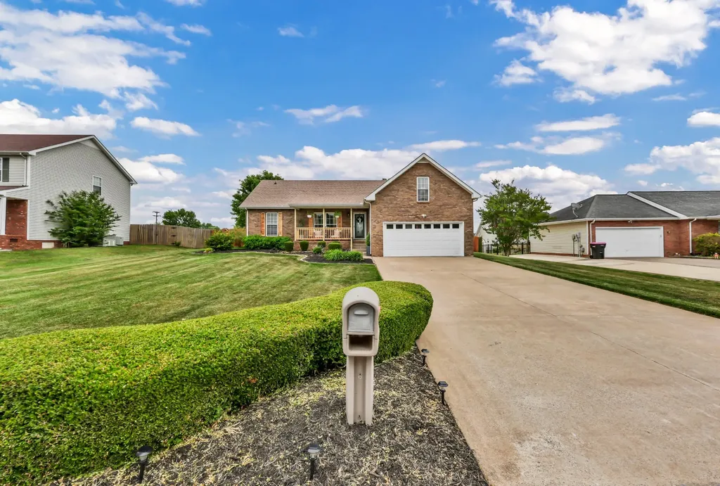2392 Ellsworth Drive Clarksville TN 37043