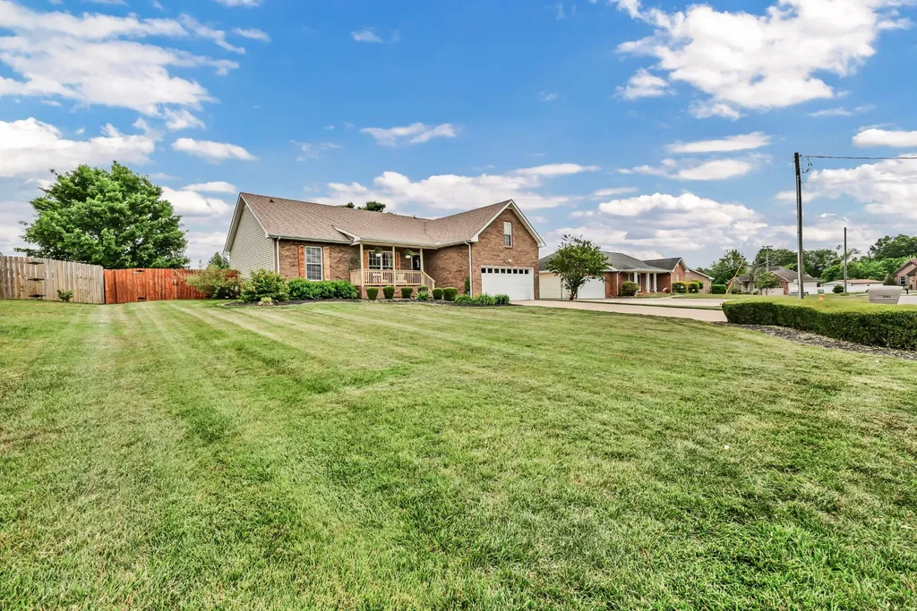 2392 Ellsworth Drive Clarksville TN 37043