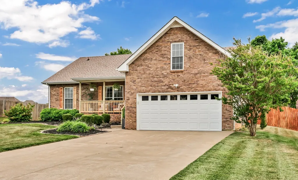 2392 Ellsworth Drive Clarksville TN 37043
