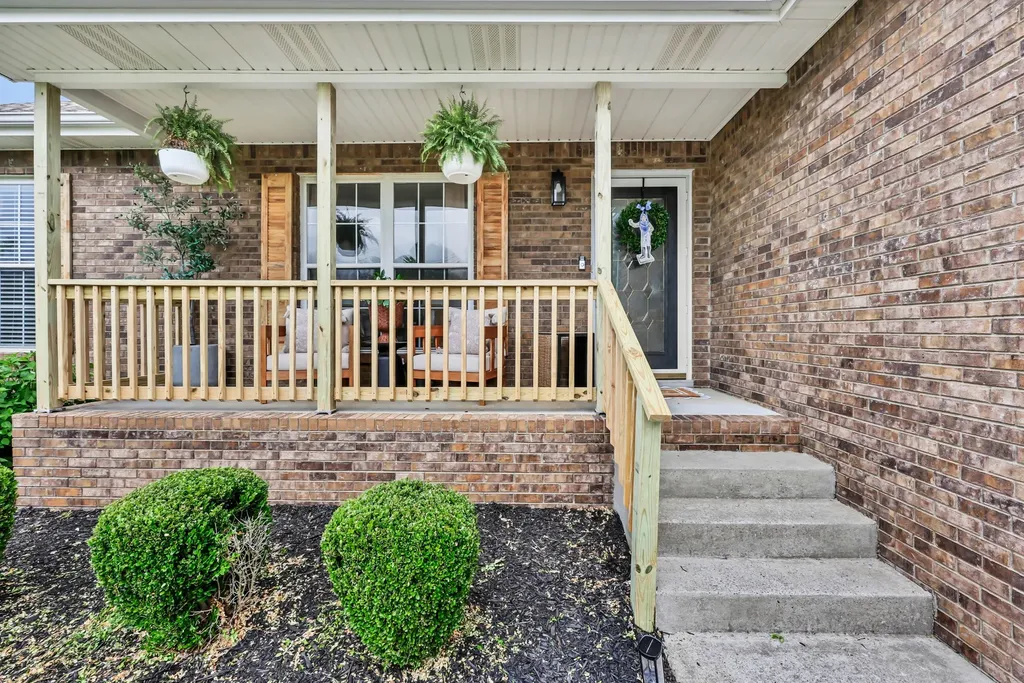 2392 Ellsworth Drive Clarksville TN 37043