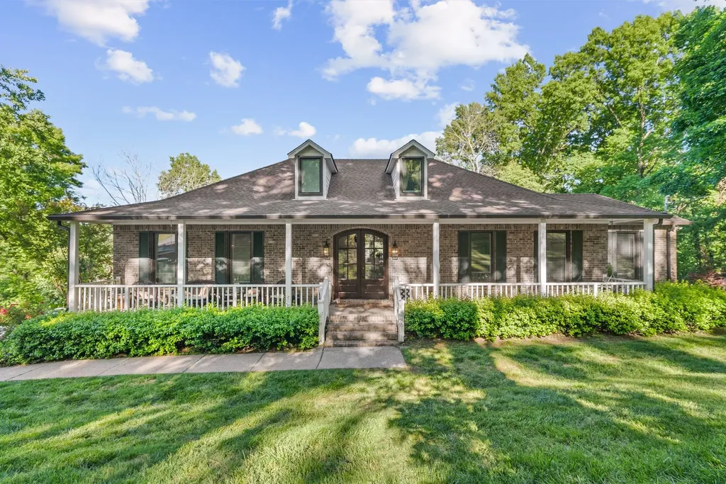 105 Foxwood Ln, SW Franklin TN 37069