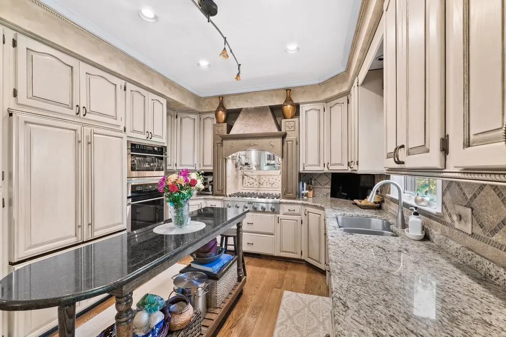 105 Foxwood Ln, SW Franklin TN 37069