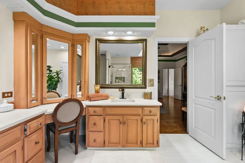 105 Foxwood Ln, SW Franklin TN 37069