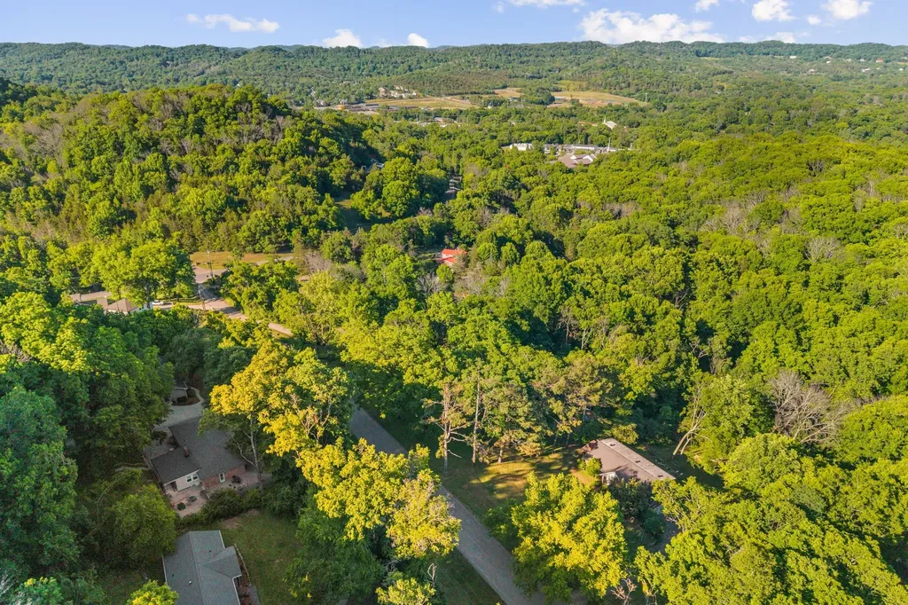 105 Foxwood Ln, SW Franklin TN 37069