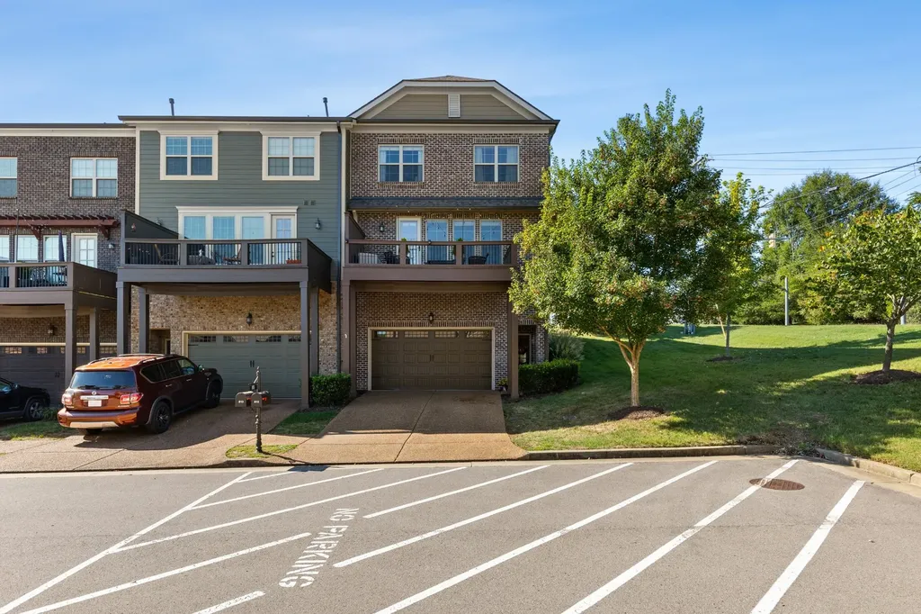 815 Silkwood Drive Nashville TN 37221
