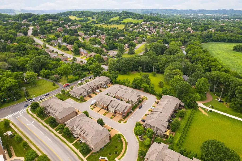 815 Silkwood Drive Nashville TN 37221
