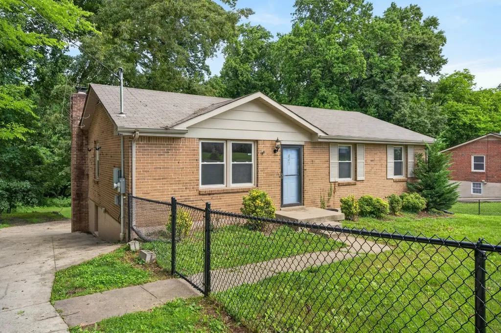 807 Pollard Road Clarksville TN 37042