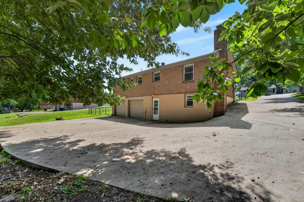 807 Pollard Road Clarksville TN 37042