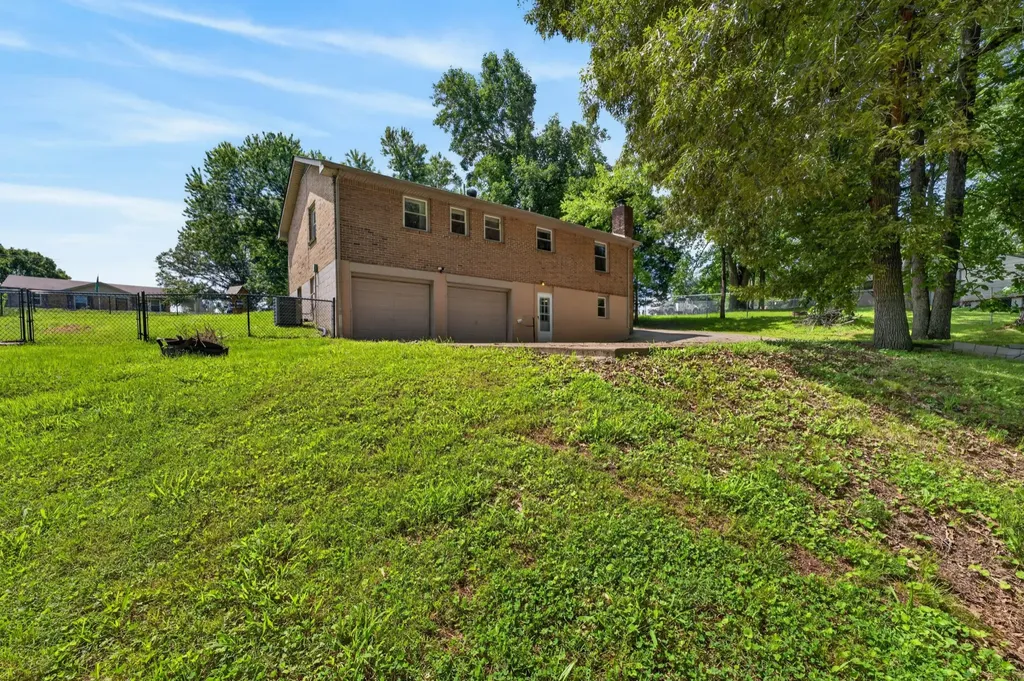 807 Pollard Road Clarksville TN 37042