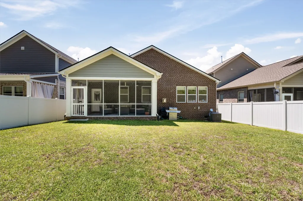 1077 Pebble Run Road Hendersonville TN 37075