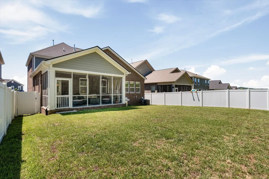 1077 Pebble Run Road Hendersonville TN 37075