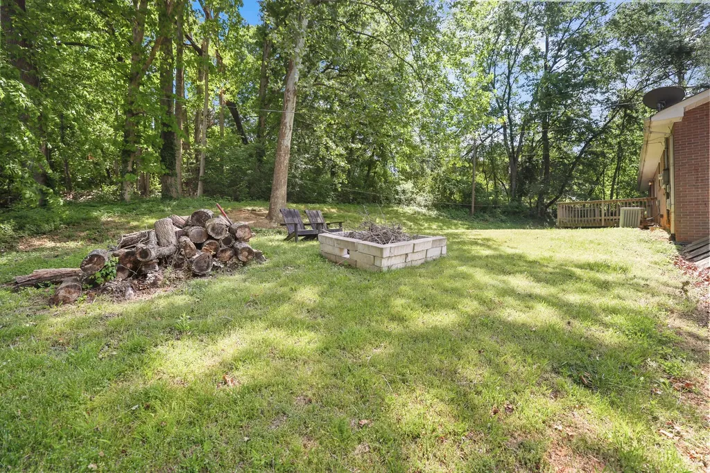 1709 W Elmwood Road Clarksville TN 37040