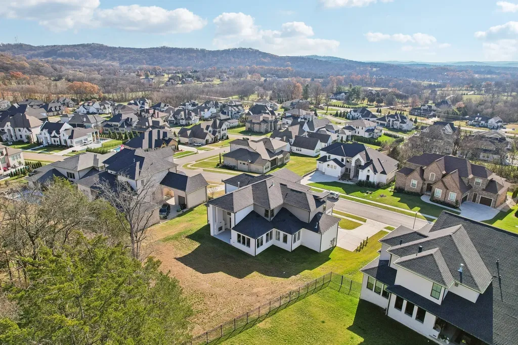 6100 Lookaway Circle Franklin TN 37067