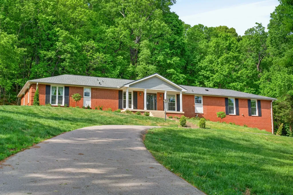 2148 Timberwood Drive Nashville TN 37215