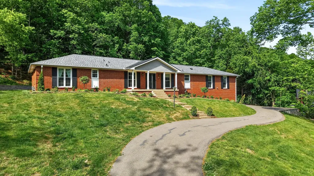 2148 Timberwood Drive Nashville TN 37215