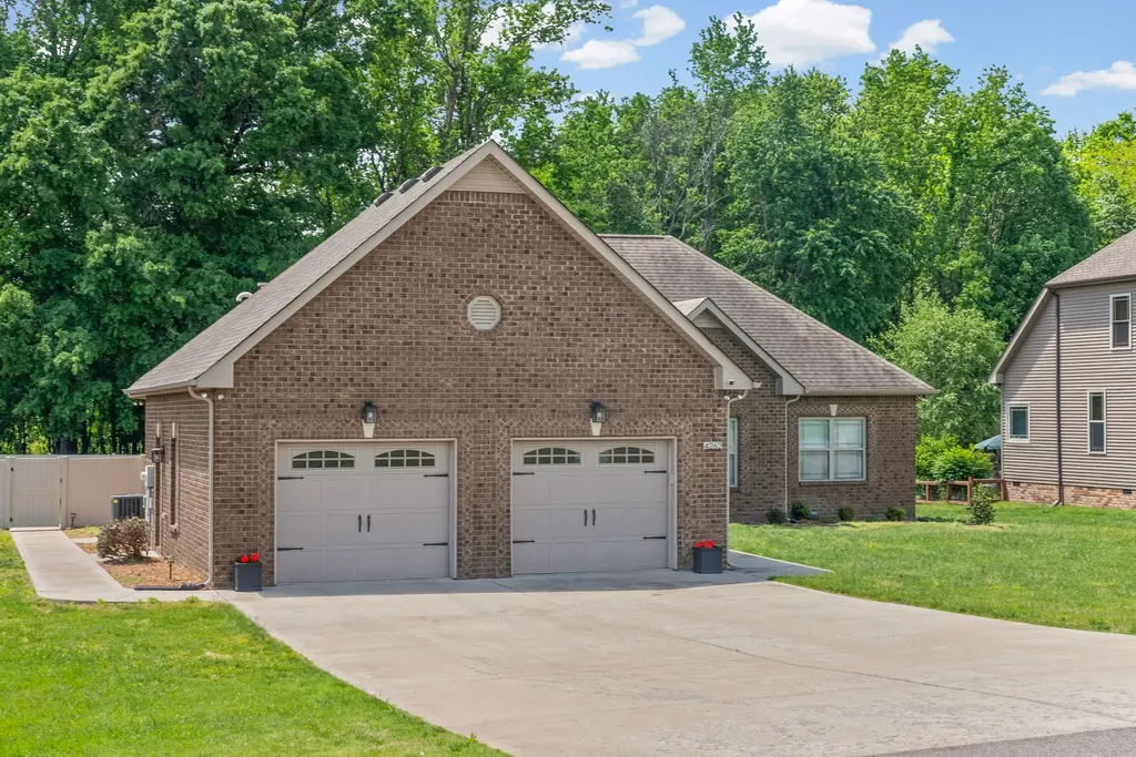 4262 Sango Road Clarksville TN 37043