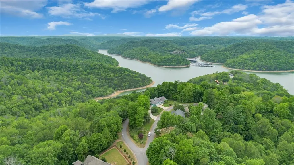 615 Seaton Drive Smithville TN 37166