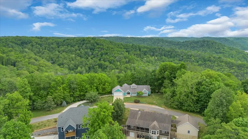 615 Seaton Drive Smithville TN 37166