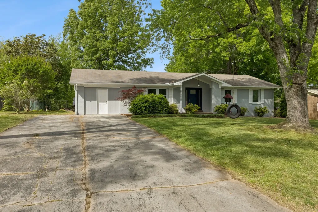 1612 Whippoorwill Drive Lawrenceburg TN 38464