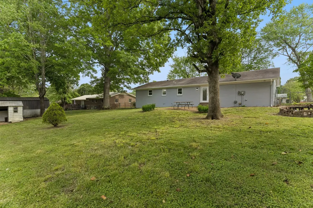 1612 Whippoorwill Drive Lawrenceburg TN 38464