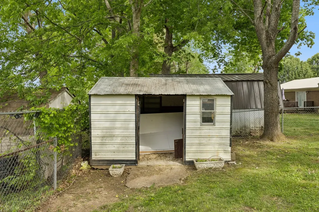 1612 Whippoorwill Drive Lawrenceburg TN 38464