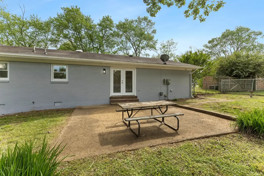 1612 Whippoorwill Drive Lawrenceburg TN 38464