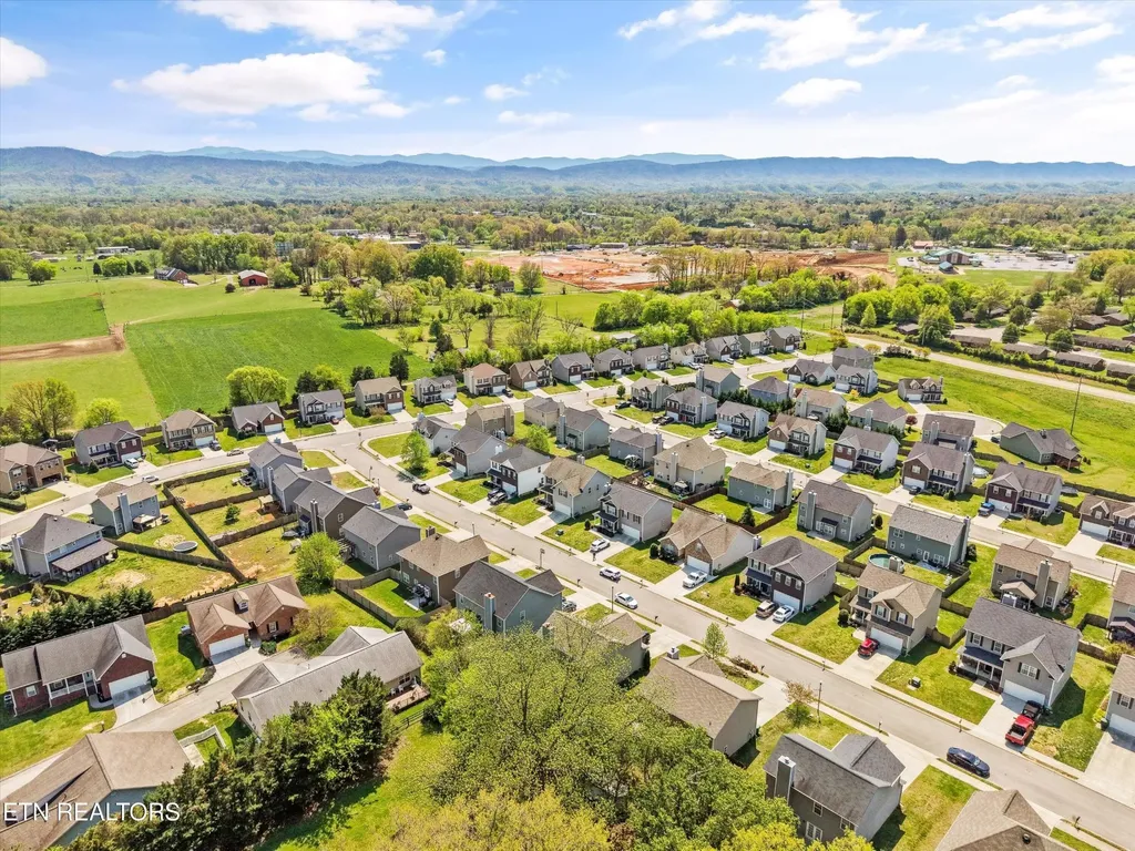 317 Caboose Lane Maryville TN 37804