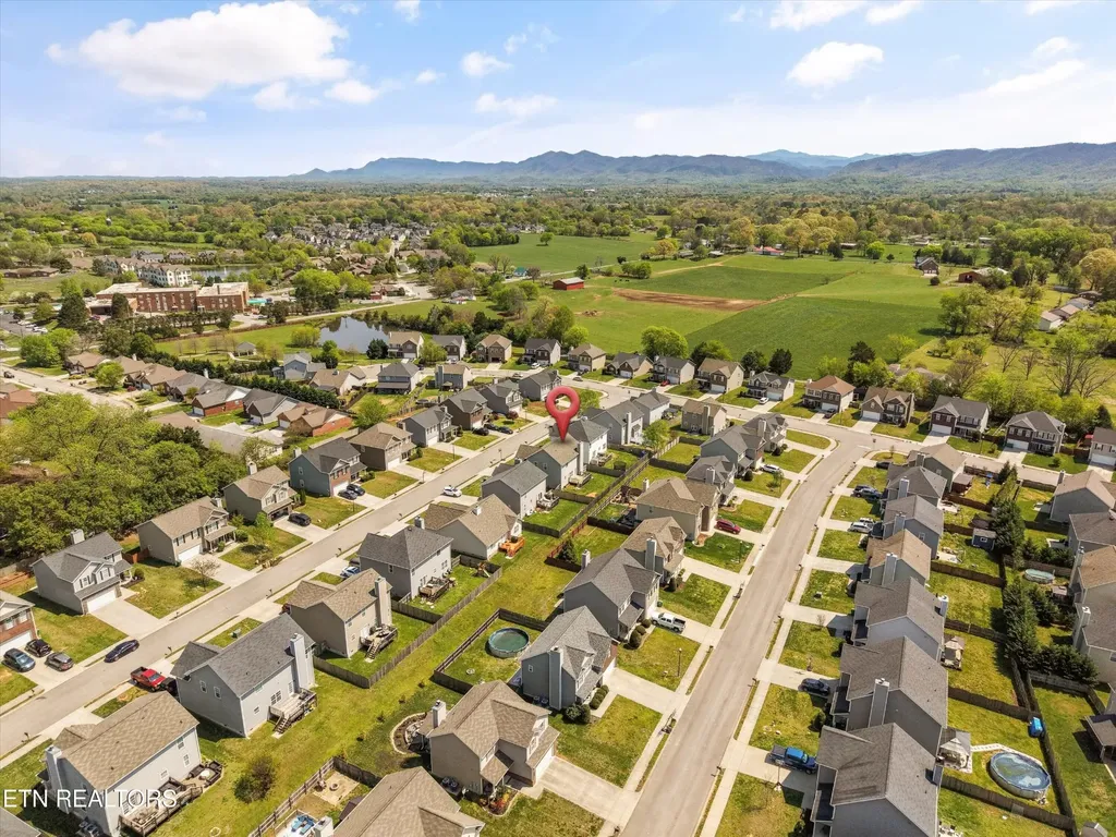 317 Caboose Lane Maryville TN 37804