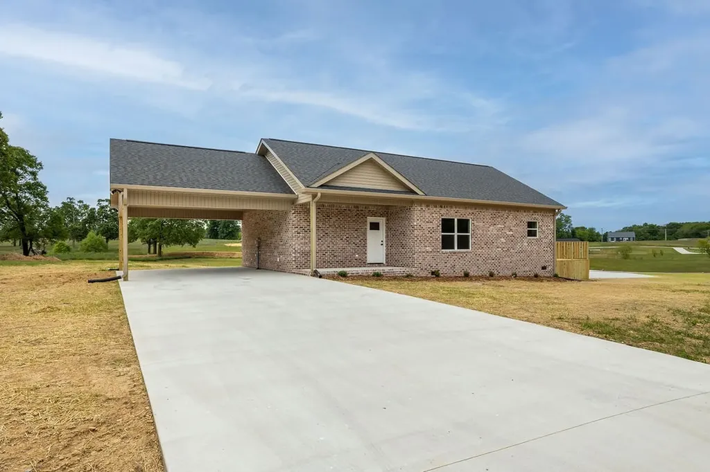 1116 Baker Lane Lawrenceburg TN 38464