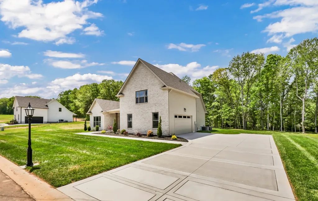 412 N Starwood Court Clarksville TN 37042