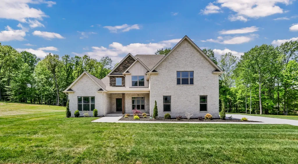 412 N Starwood Court Clarksville TN 37042
