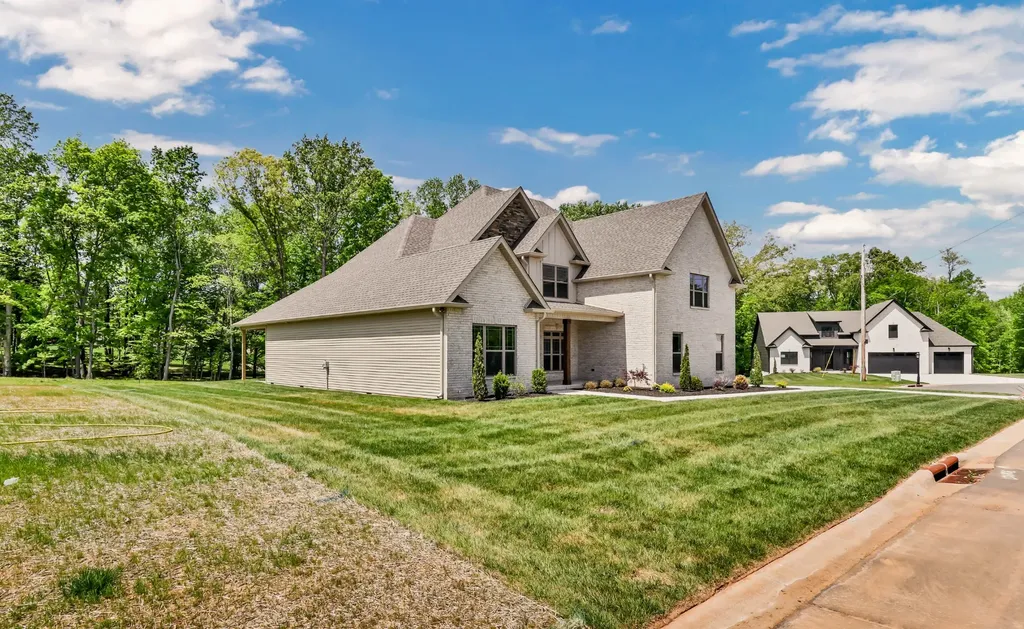412 N Starwood Court Clarksville TN 37042