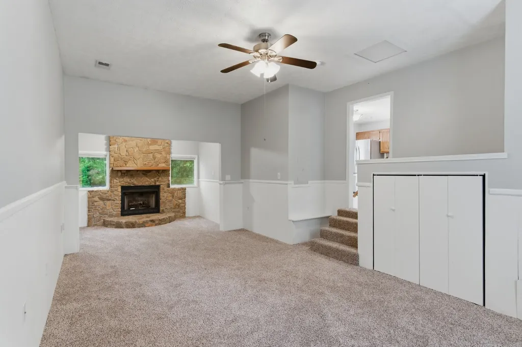1019 Willowbank Dr, S Ashland City TN 37015
