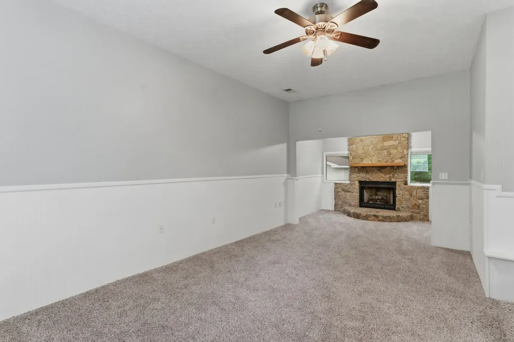 1019 Willowbank Dr, S Ashland City TN 37015