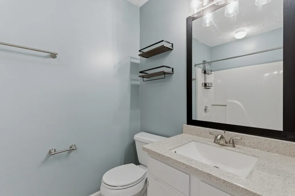 1019 Willowbank Dr, S Ashland City TN 37015