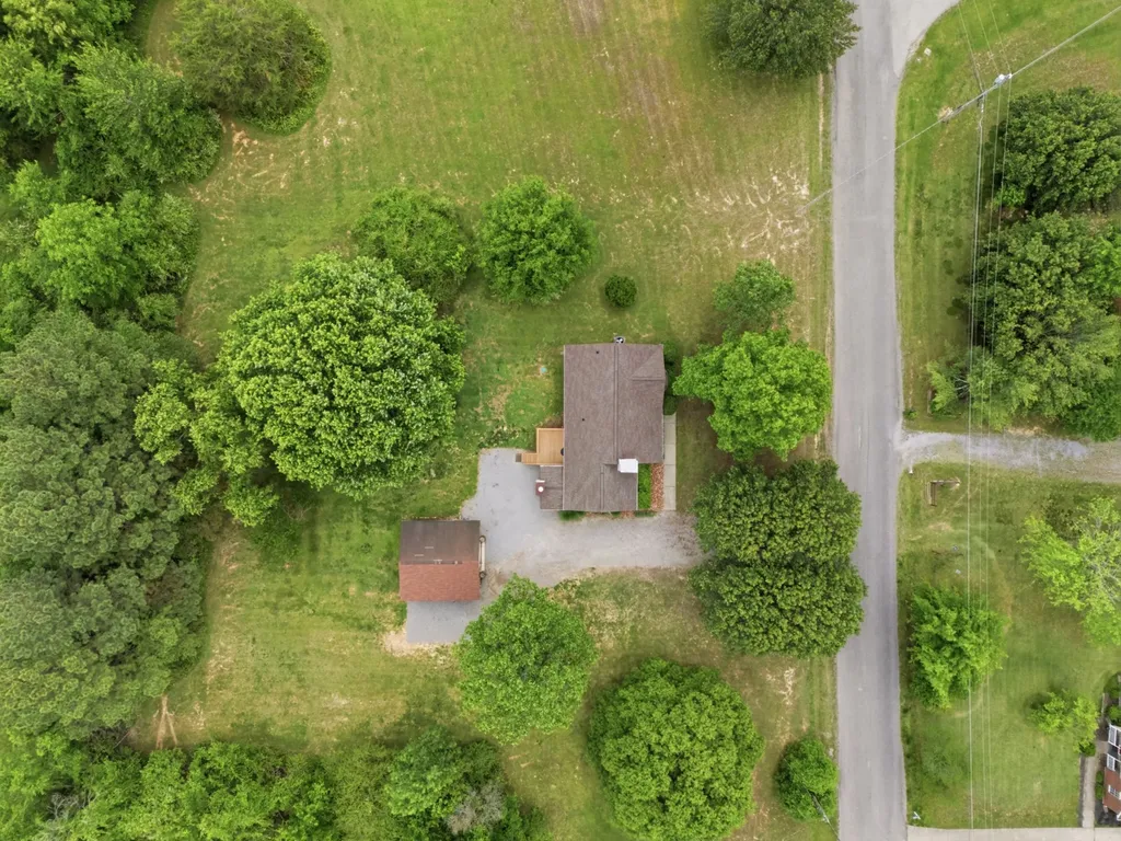 1019 Willowbank Dr, S Ashland City TN 37015