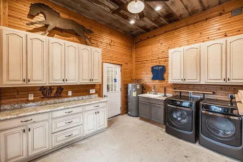 8137 Shoals Branch Road Primm Springs TN 38476