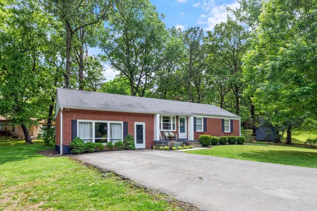 107 Shady Hill Road Dickson TN 37055