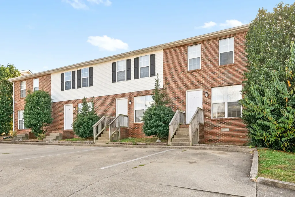 1880 Waters Edge Drive Clarksville TN 37040
