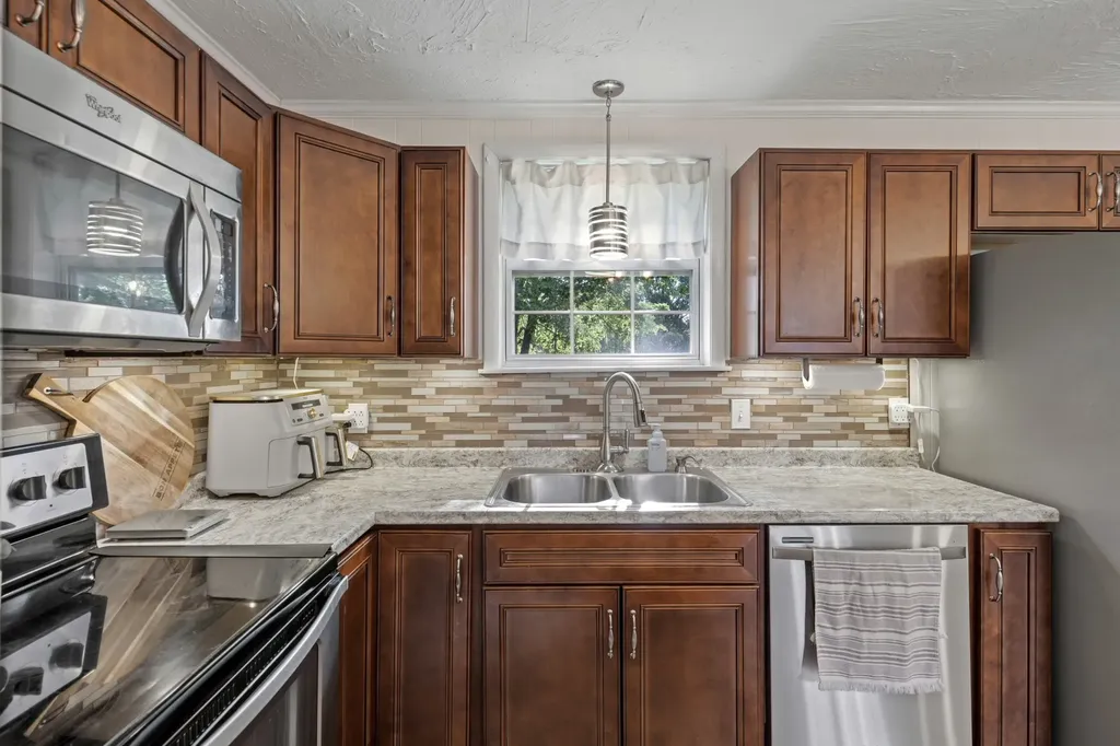 216 Fischer Drive White House TN 37188