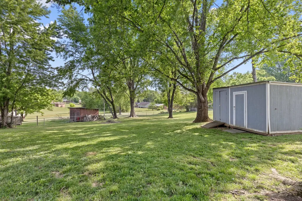 216 Fischer Drive White House TN 37188