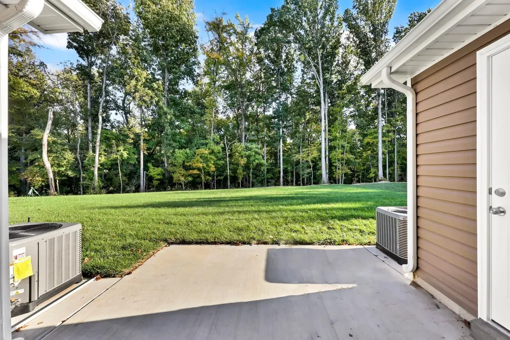 135 Quarry Point Drive Clarksville TN 37043