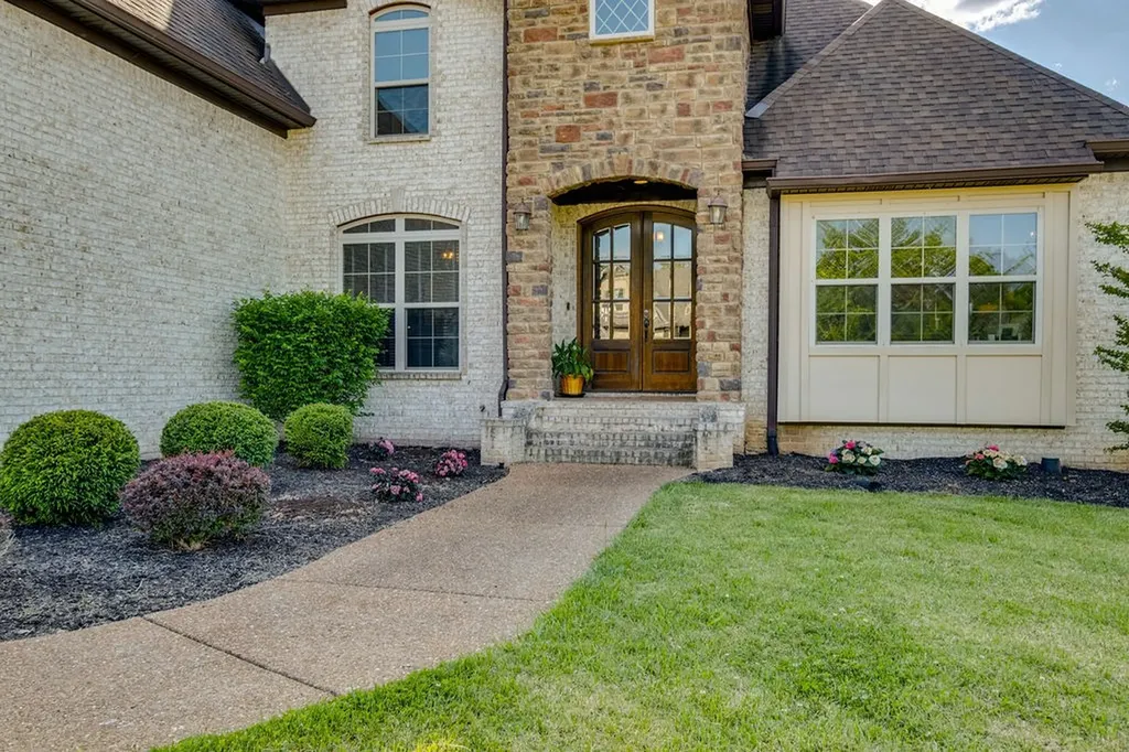 902 Larkspur Lane Lebanon TN 37087