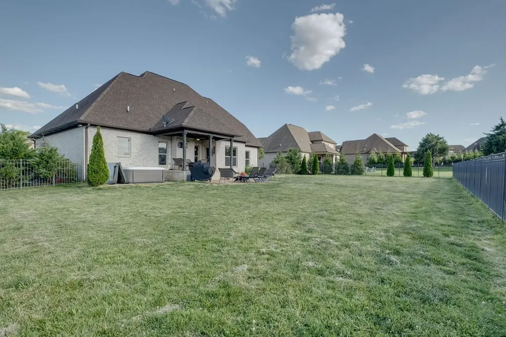 902 Larkspur Lane Lebanon TN 37087