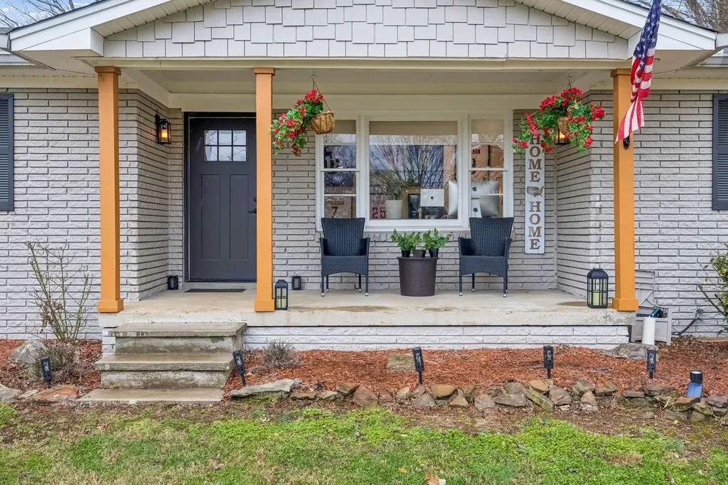 5935 S New Hope Road Hermitage TN 37076